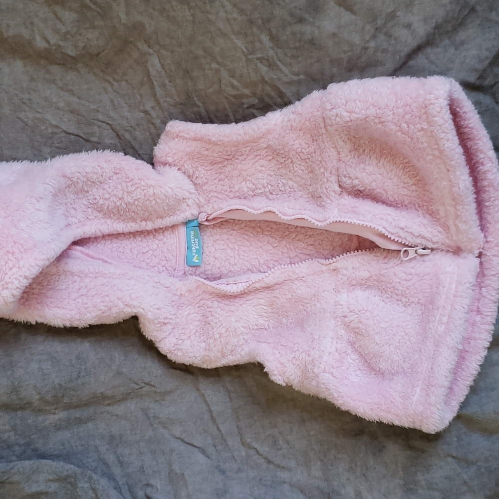 18M Fuzzy Sleeveless Jacket